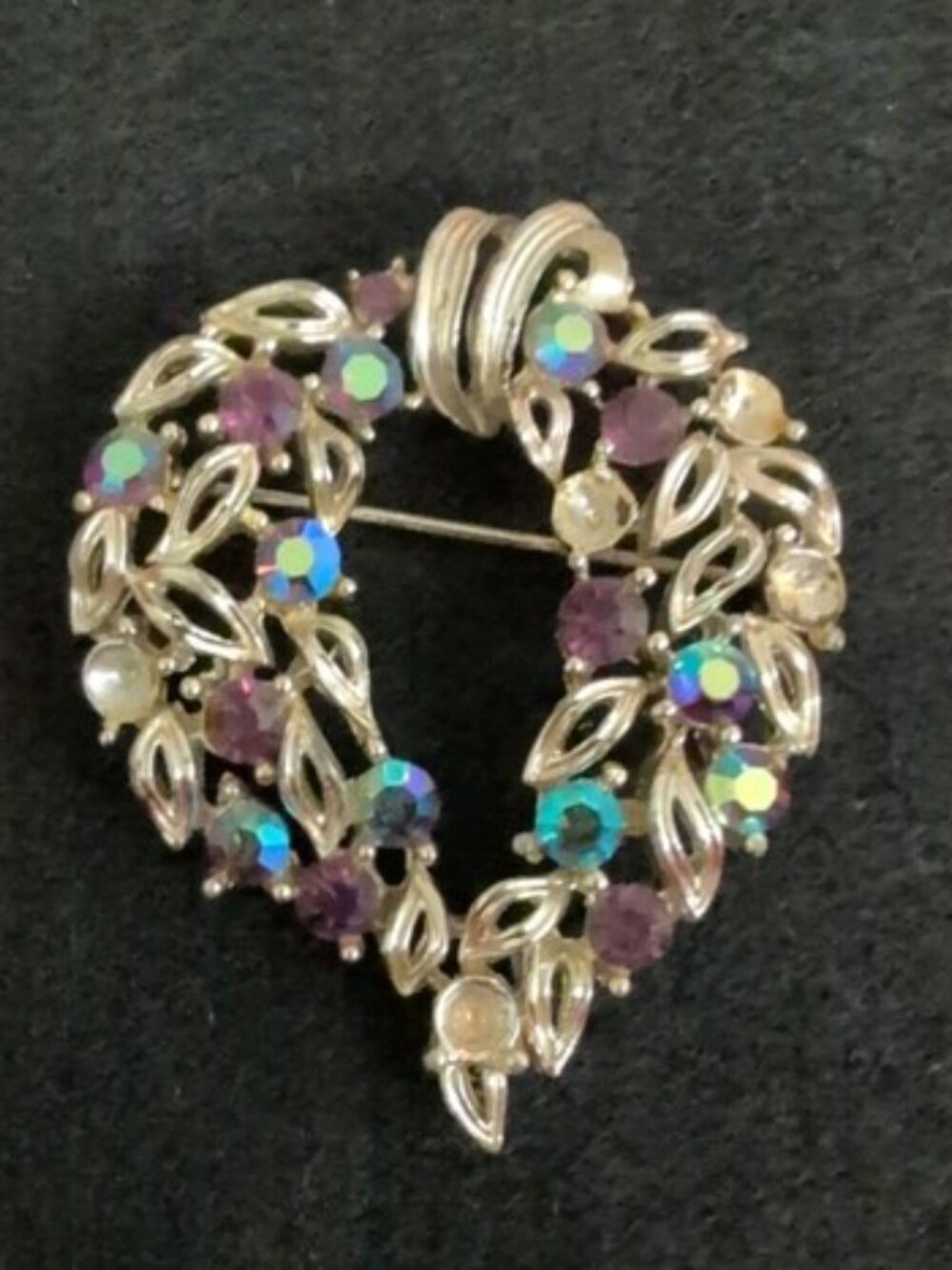 Vintage Lisner Silver Tone Heart-Shaped Wreath Brooch With AB Crystals